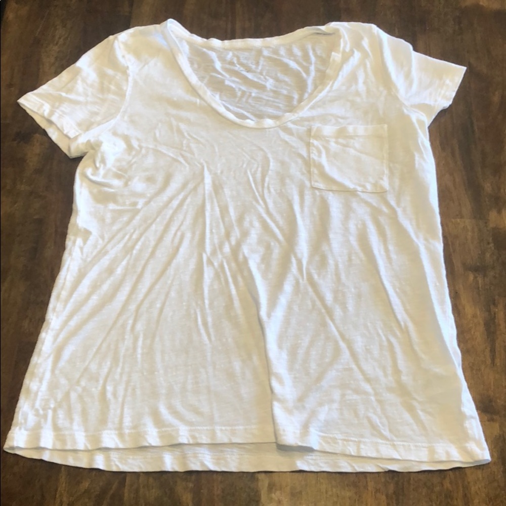 Short sleeve white tee